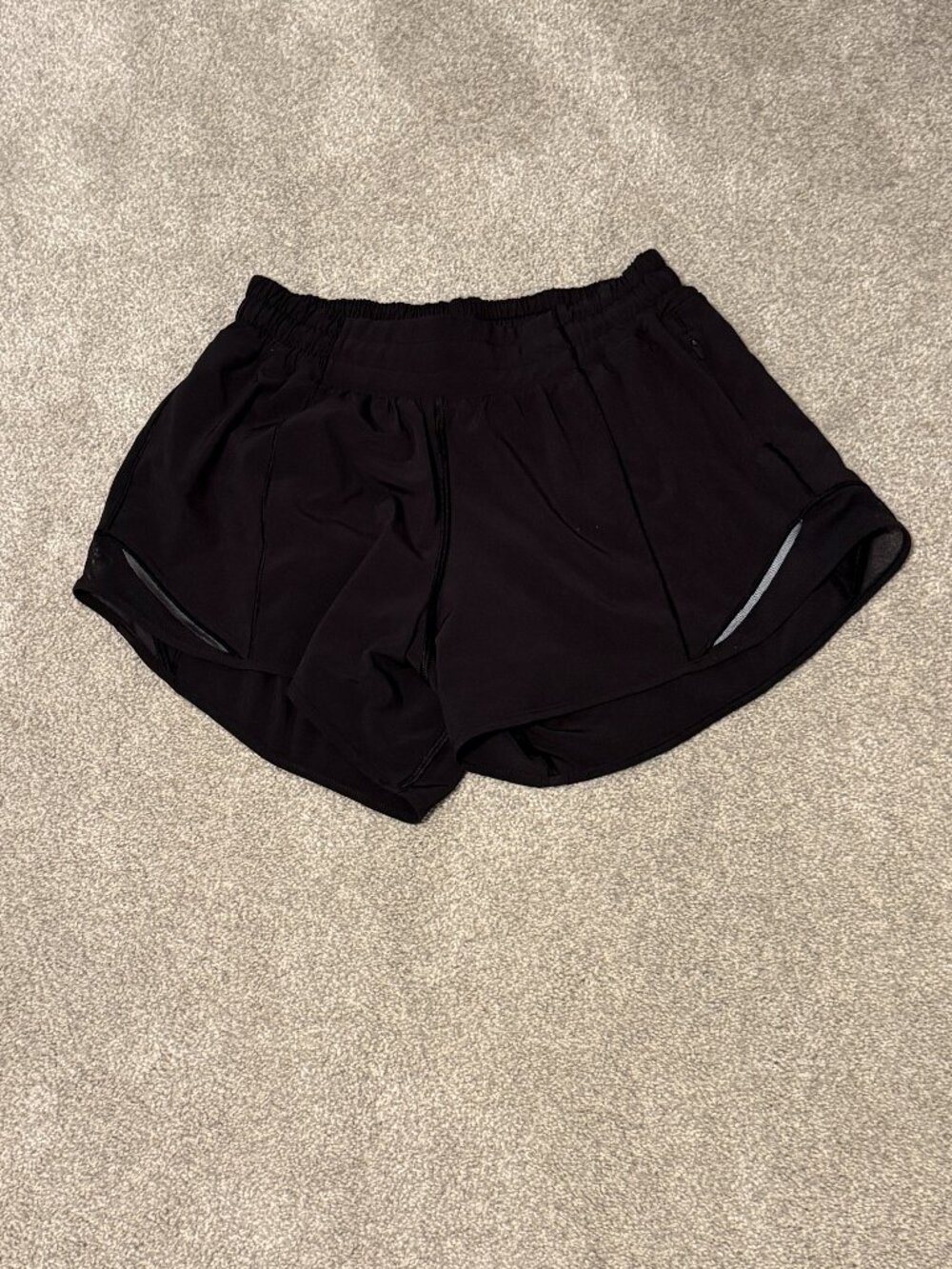 Lululemon Hotty Hot Low Rise 2.5" Black Shorts